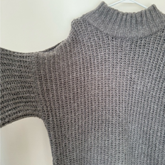 Urban Outfitters Gray Cowl Neck Sweater - Picture 2 of 5